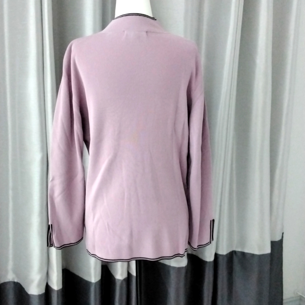 Vintage mauve sweater with mandarin collar and flower motif - Picture 6 of 10